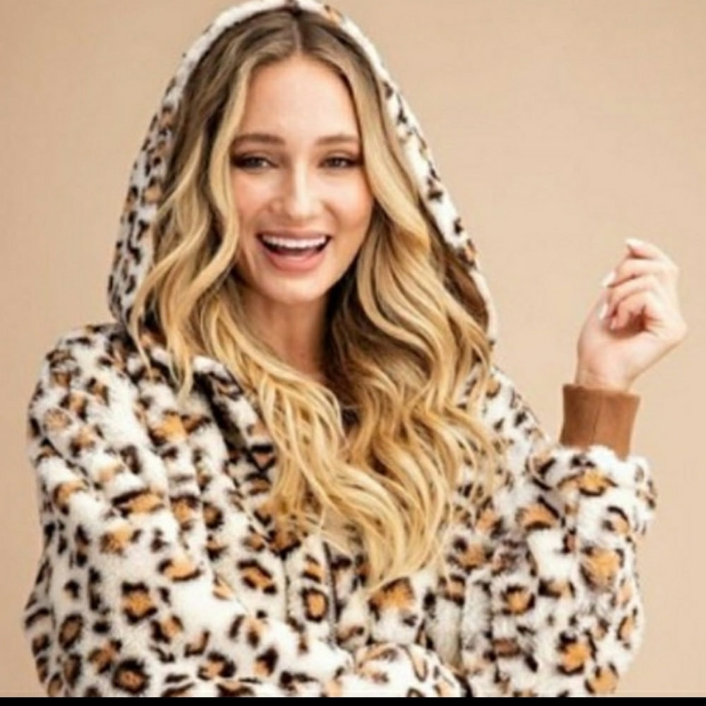 Ivory Leopard Faux Fur Hoodes Bomber Jacket - Picture 5 of 7